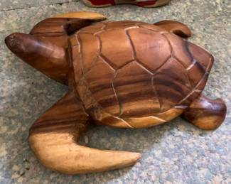 HAND CARVED TURTLE