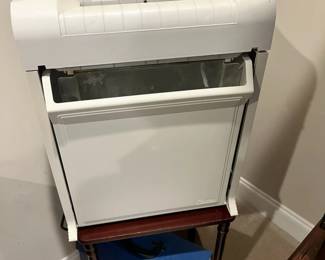 Like new paper shreader