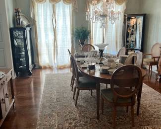 Beautiful rug in excellent condition