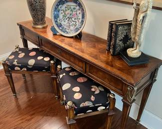 Mahogany sofa table, pair of stools