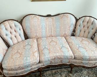 Gorgeous French sofa in mint condition