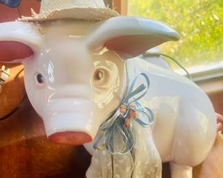 Cute pig with hat 