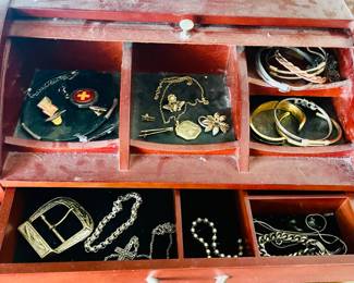 Vintage jewelry 