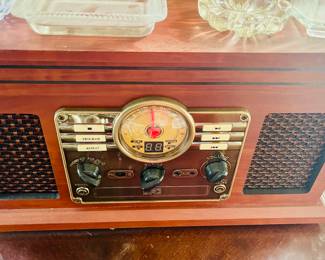 Radio and record player 