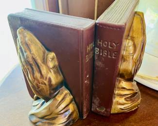 Vintage Praying Hands and Bible Bookends