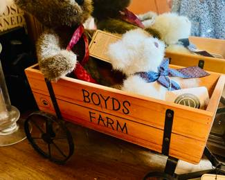 Boyd's Bear Wagon with Bears