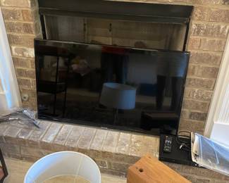 42" Samsung TV $80