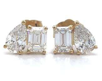 1 Carat Diamond Toi et Moi Stud Earrings in Yellow Gold