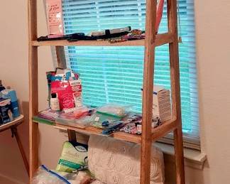 Tur tiered shelf unit