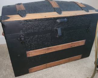 Antique Feigenbaum trunk