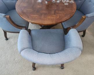 Gaming table and 4 captain's chairs