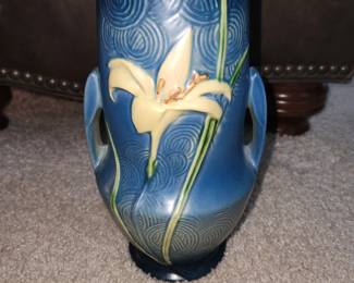 Roseville Zephyr Lily vase
