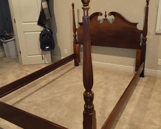 Full size 4 post bed