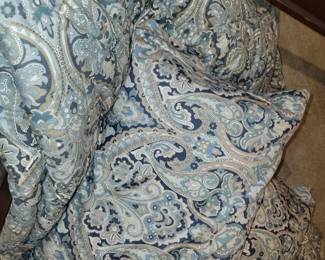 Bedding sets