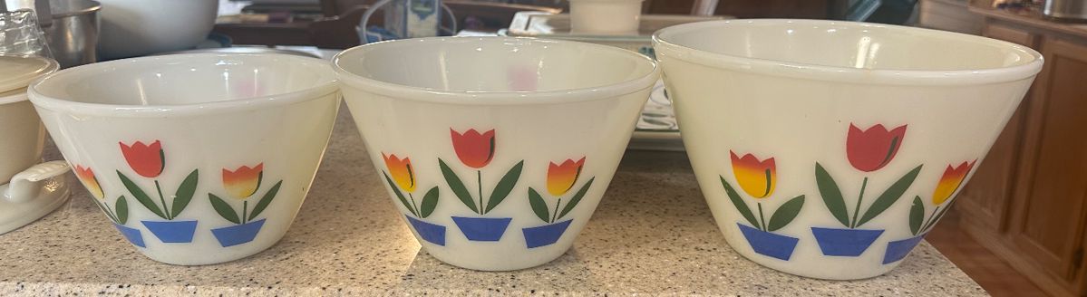 Vintage Fire King Tulip Mixing Nesting Bowls