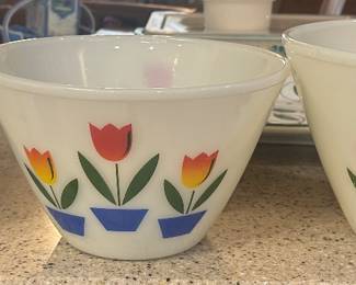Vintage Fire King Tulip Mixing Nesting Bowls