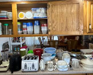 Small Appliances; Kitchen Items