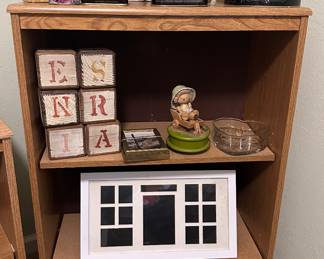 Bookcase; Tins; Decor