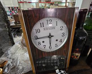 Scientific wall clock