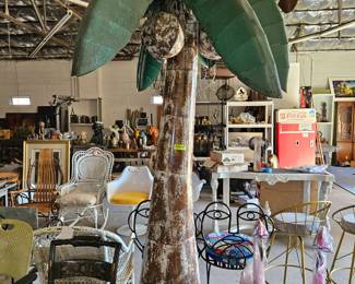 Metal palm tree