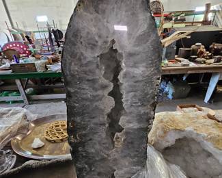 Crystal geode
