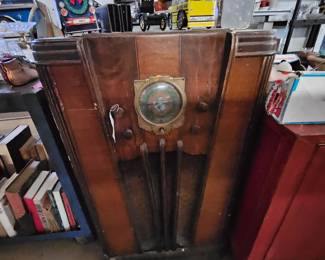 Tube radio