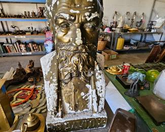 Bust statue