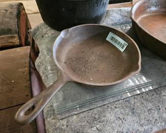 Cast iron pan NO 5
