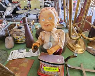 Charlie weaver bartender tin toy
