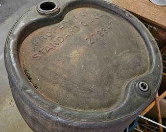 Standard oil barrel