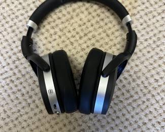 Sennheiser Wireless Noise Cancelling Headphones