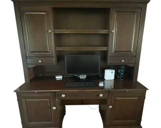 Vintage Sligh Furniture Desk with Hutch