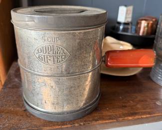 vintage Dudley 5-Cup Flour Sifter,
