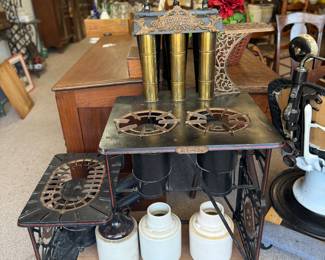 Jewel No. 854 cast-iron gas stove with brass boiler attachment, manufactured by G.M. Clark & Co., Chicago