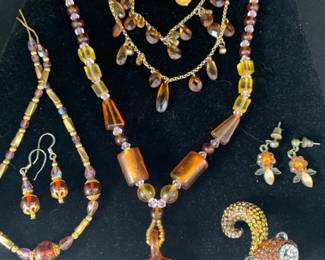 TH184Foxy Costume Jewelry