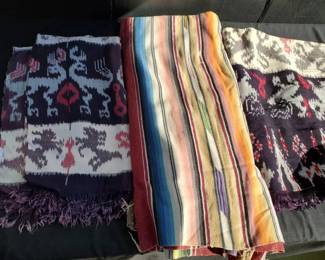 TH216Patterned Throws