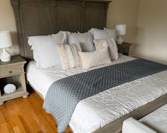 Lightwood Bedroom Set