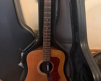Guild acoustic guitar D4