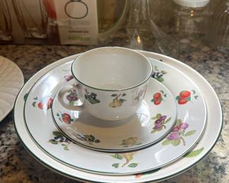 Royal Cuthberton dish set