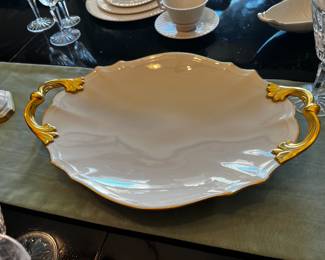 this is a Lenox Valencia Oval Serving Platter with 24k gold-plated handles and scalloped edge. This platter measures approximately 16" including the handles.