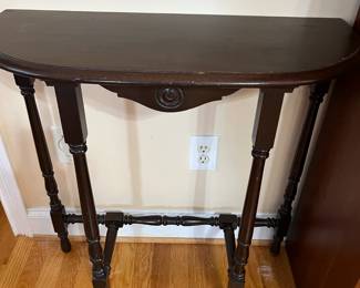 BurtonTableFoyer