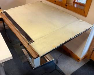 Neolt (Italy) drafting table.