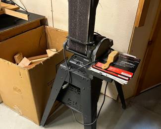 Sears Craftsman combination belt and disc sander with extra discs and belts.