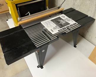 Vermont American deluxe router table, model 23462.