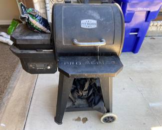 Pellet smoker, works fine, just not large enough for full brisket