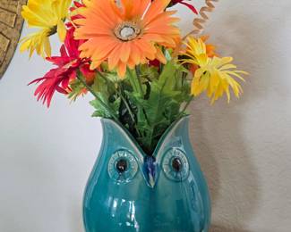 Ceramic owl vase