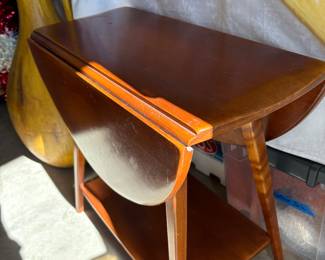 Vintage dropleaf table, vintage large vase