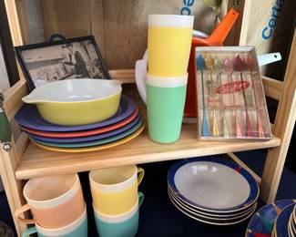 Pyrex & Fiesta