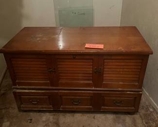 Lane Virginia Maid cedar chest