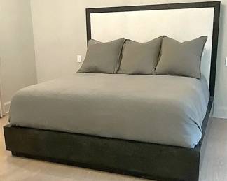 Black Wood Bed Tempurpedic